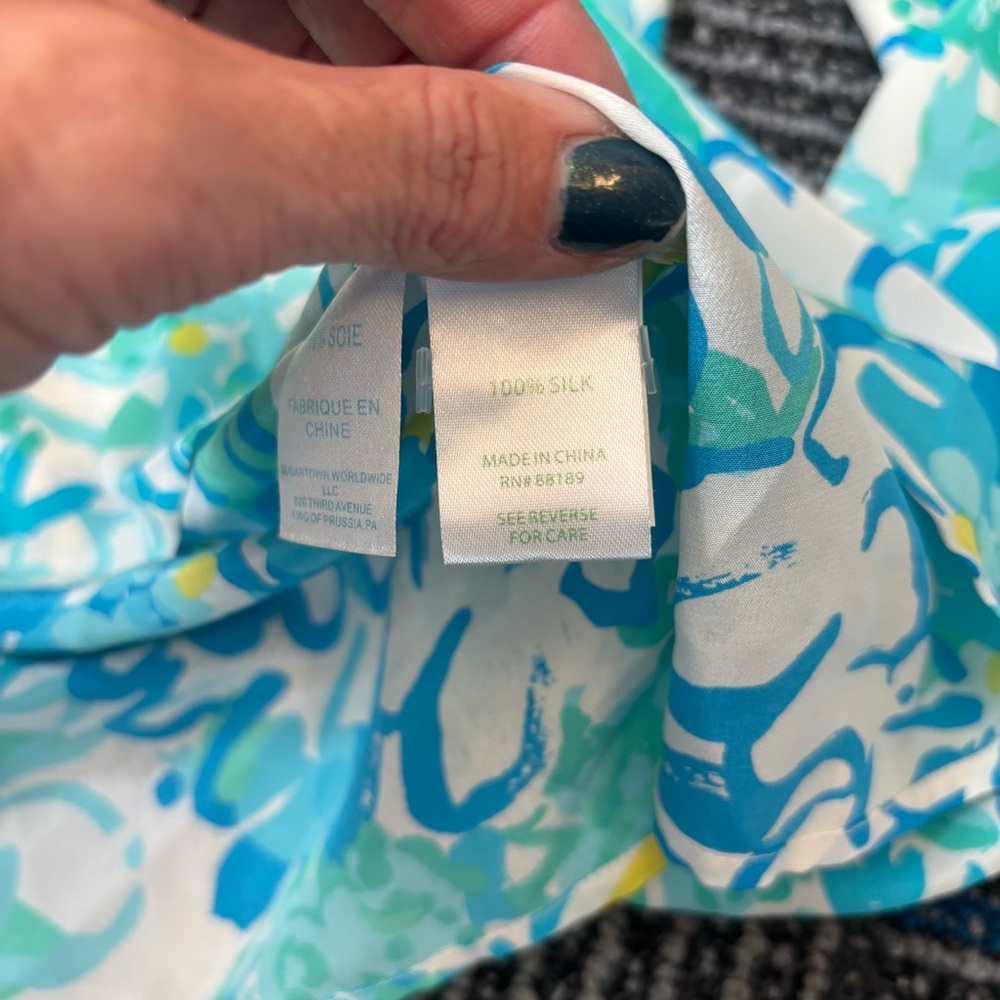 Lilly Pulitzer Elsa Silk Top Large Blue Teal Floral - Picture 13 of 15